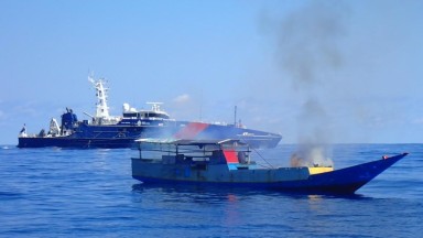 Avustralya Sularında Yasa Dışı Avlanan 10 Endonezyalı Balıkçıya Hapis ve Sınır Dışı Cezası